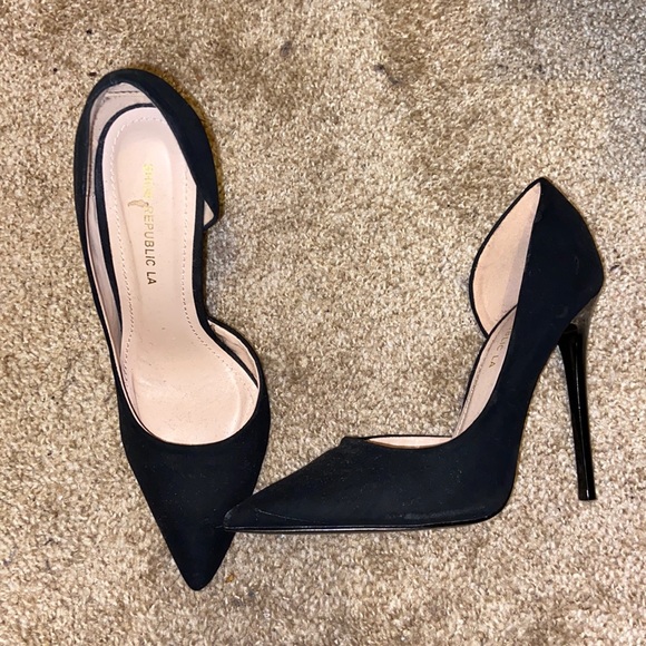 Classic Black Pump from Shoe Republic LA - Picture 2 of 3